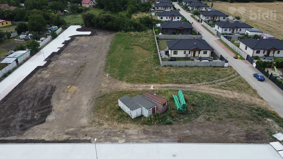 Prodej pole 827 m²